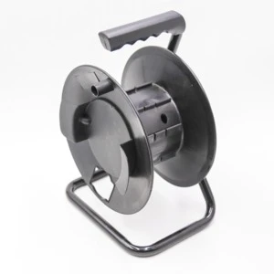 Black Reel, Capacity: 330ft of 6mm Cable