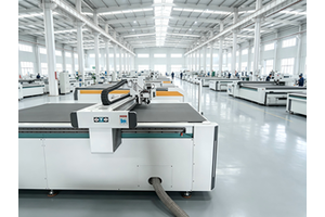 Automatic CNC Knife Cutting Plotter CCD Camera Packaging Box Cutting Machine Packaging Box Car Decals Sticker Cutting Machine