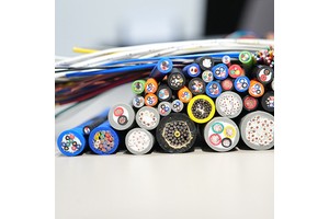 Trvv Flexible Control Cable Wire Waterproof & Wear-Resistant 2 3 4 5 40 Core Twisted Robot Tank Chain Automation Equipment
