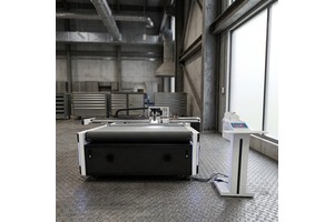 TC OEM/ODM CNC Digital Oscillating V Knife Corrugated Paper Board Cutting Creasing Machine