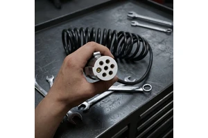 New S Type Retractable Spiral 24V Truck Trailer ABS/EBS Coiled Power Cable with 7 Pin Plastic Plug Connectors