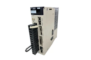New Original Yaskawa SGDV-R70A21B 3PH 50W 200V AC Servo Motor Drive Automation High Quality Stainless Steel