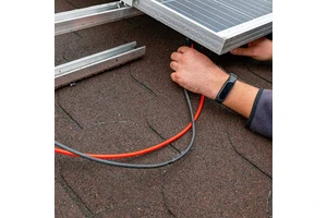 Wholesale Halogen Free HuaCable XLPE Double Insulated Red and Black Single Core Solar Cable PV1-F 1.5mm 4mm Pv Cable 6mm