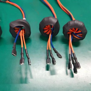 Durable Auto Wire Harness with PVC-Insulated Copper Conductor and Magnetic Rings Anti-Interference for Automobile Car Use