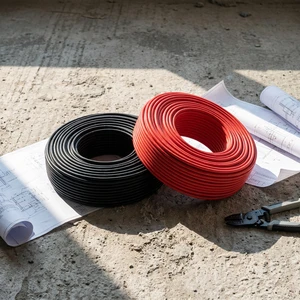 Flexible Copper-Plated Silver XLPE Insulated Low Voltage PV Cable 6mm2 IP65 Rated 0.6kV Solar Panel Wire Model PV1-F For