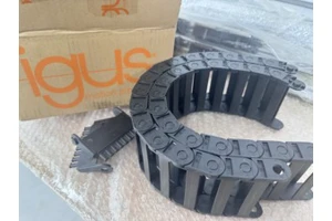 Fast Delivery 100% Original Germany Igus Nylon Cable Drag Chains Flexible CNC Routers Plastic Energy Rail Carrier System Cables