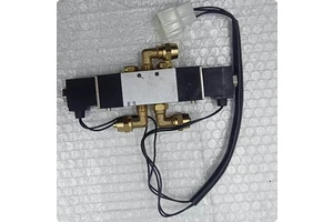 5/2 Way Pneumatic Solenoid Valve / Double Solenoid Valve Pneumatic Directional Control Valve for yutong Bus/Automotive System
