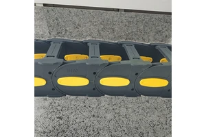 Yodel CE/ISO Certified High Flexible Industrial Robot Shielding Network Tray Moving Cable Carrier Nylon Drag Chain