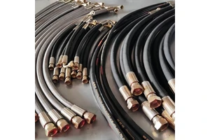 Oil Resistant Hydraulic Hose 4SP/4SH Four Layer Steel Wire Wrapped High-pressure Oil Pipe Mechanical Oil Passage Pipe