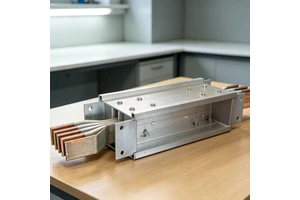 Dense Packed Low Voltage Busway 1600A-4000A, Aluminum Alloy Copper Wire, IP66 Protection Fire Resistance For 180 Minutes