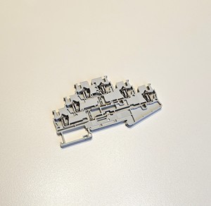 High Quality Siemens 8WH2030-4EF00 Copper Plastic Terminal Block 800V Tin Plated Screw Connection 32A 0.2-4mm Industrial