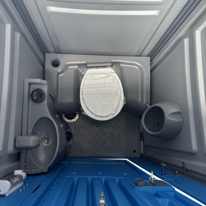 CLEEN Modern Portable Public Toilet Cabin With Sinks HDPE Material Outdoor Use Easy Installation