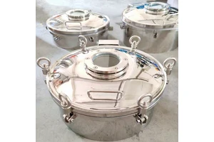 Food Grade Manhole Cover | Sanitary Quick Open Handhole for Processing Tanks