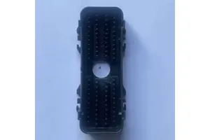 Car ECU 80 Pin Power Connector Auto Male Plug 12V 20A IP67 Rectangle PBT Housing Nickel-Plated Copper Wire Connections