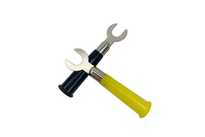 6mm Spacing Solderable U-Shaped Banana Plug Fork Spade Type Banana Connector for Terminal Blocks/Binding Posts