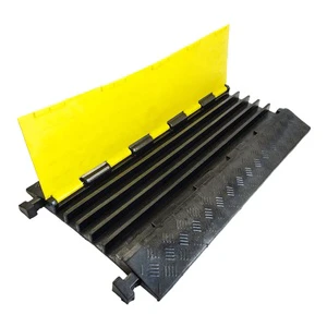 Flexible 90cm 100% Recycled Rubber 5 Channel Heavy Duty Yellow+Black Cable Protector 10-15mph Speed Bump Straight Cable Covers