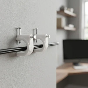 Hot Selling 4mm R Type Round Cable Clip with Steel Nail Plastic Network Cable Ladder Fixed Wall Wire Rope Clip 2.5*18