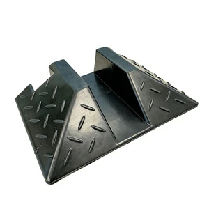 Durable Recycled Rubber End Cap for Cable Protector Ramp Weatherproof Fixed Installation 1-5mph Traffic Speed Rating