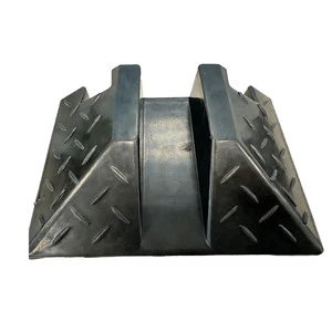 Factory Price Heavy Duty Safety End Cap Speed Bump Recycled Rubber Strong Construction Anti-Wear Design