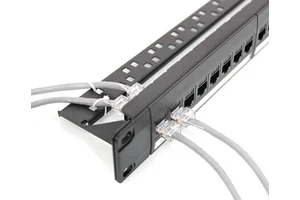 19 inch 1U CAT6/CAT5E/CAT6A patch panel 24 port 48 port rack mount UTP RJ45 network patch panel