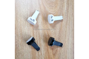 Free Sample Vehicle Outlet Air Conditioner Perfume Bracket Fragrance Car Air Freshener Clip Metal Vent Clip with Self Adhesive