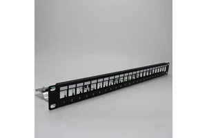 Factory Wholesale Cat5e Cat6 Cat6a Cat7 UTP STP Patch Panel Rack with 16 24 48 Ports High Quality