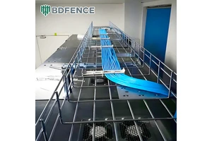 Customized Low Carbon Steel Cable Tray Sturdy Welded Structure Open Metal Galvanized Cable Tray Telecommunication Rooms