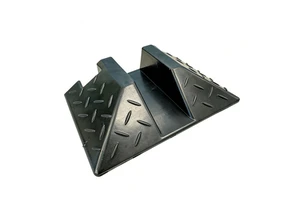 Durable Recycled Rubber End Cap for Cable Protector Ramp Weatherproof Fixed Installation 1-5mph Traffic Speed Rating