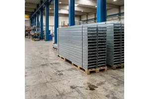 HUAPENG Wholesale Price Custom Length Side Rails Cable Trunking Hot-Dip Galvanized Cable Trunking