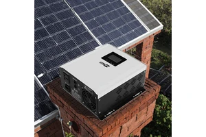 12V 500W Hybrid Solar Inverter Pure Sine Wave 24V Off-Grid DC/AC Solar Pv for Air Conditioner 1500W 50Hz NFC OEM Customizable