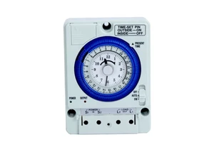 24 Hours Analogue Electronic Digital Timer Automatic on and off Timer Switch Weekly Programmable with Rechargeable Battery
