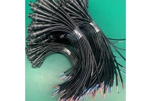 Customizable Pigtail cable with plugs