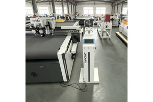 Precision Computerized Digital Flatbed Cutter Oscillating Knife Machine Motor Pump for Self-Adhesive Labels PP Hollow Sheet 10mm