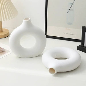 Handmade Modern Realistic White Plastic Vase Small Circle Mouth Flower Arrangement Wedding Room Valentine's Day Wholesale Fast