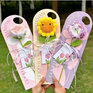 Mother's Day Woolen Flower Bouquet Gift Hand-knitted Carnation Artificial Flower Knitted Flower Arrangement Finished Product