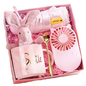 Good Price Women's Gift Sets Novelty Cup Towel Souvenirs for Christmas Mother's Day Father's Day Thanksgiving Welcome Gift Pack
