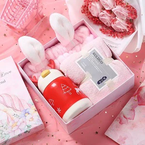 Wholesale Cup and Towel Set for Valentine's Day for Romantic Gifts and Business Promotions for Back to School