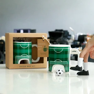 BespritGift Eco-Friendly Novelty Office Gifts Finger Table Soccer Ceramic Coffee Mug Fathers Day Gift Set for Boy Men Birthday