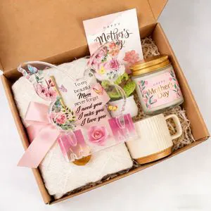 Mother's Day Giveaway Gift Set Cozy Blanket Scented Candle Acrylic Decor Mom Relaxation Gift Box Birthday Gifts Women