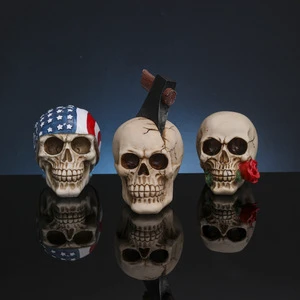 Hot Selling Halloween Gifts Hand-painted Resin Skeleton Sculpture Indoor and Outdoor Decorations