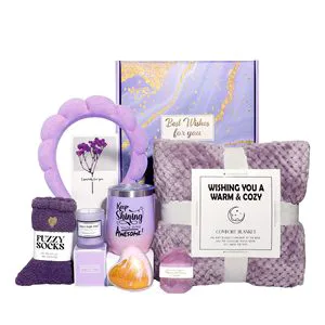 Luxury Purple Gift Box Set Scented Candle Velvet Blanket Bath Salts for Women Mother's Day Valentine's Day Spa Relaxation