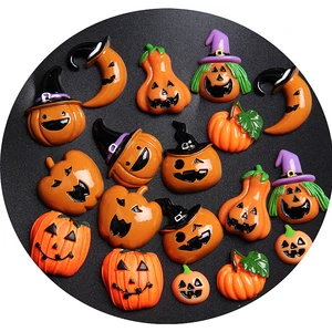 Promotional Gifts Poly Halloween Product Pumpkins Charms with Flower Resin Mobile Accessories
