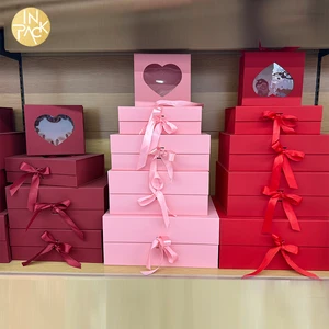 IN PACK Customized Logo Personalized Gift Box Valentine Luxury Heart Window Folding Magnetic Gift Paper Box For Wedding Guests