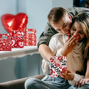 New Arrival Valentine's Day Heart Gift Bags Wholesale Cross Border Portable Paper Candy Snack Bags