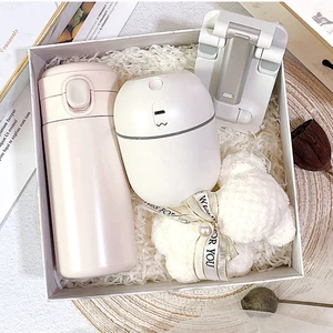 2023 Wholesale Custom Mother's Day Business Gift Set Creative Women's Gift Set Wedding Guest Gift Set With Fans Towel Umbrella
