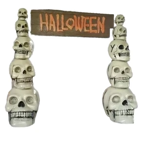 Commercial Fiberglass Halloween Skull Archway Life Size Skeleton Entrance Gate Outdoor Haunted House Prop for Theme Park