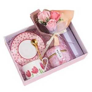 Ins Style Mothers Day Gift Set with Fans Coffee Mug Towel Umbrella Unique Thank You Gifts Box for Women