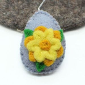 Handmade Wool Felt Easter Eggs Eco-friendly Floral Design Purple Holiday Decoration Garland Hanging