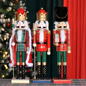 Traditional Design Nutcracker Plaid 50cm Wooden King Nutcracker For Decoration