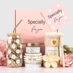 Gift Set: Mother's Day Handheld Gift Box, Aromatherapy Candle Bath Gift Box, Aromatherapy Creative Birthday Gift Set